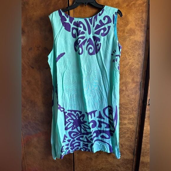 Turtle custom made Hawaiian dress - Picture 4 of 4